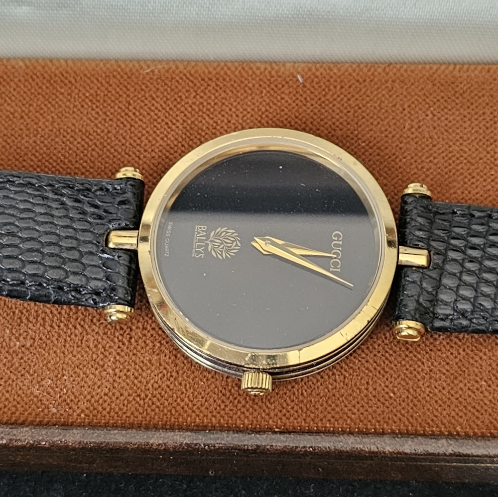 BALLYS GUCCI WATCH IN ORIGINAL BOX AND PACKAGING - Picture 7 of 10